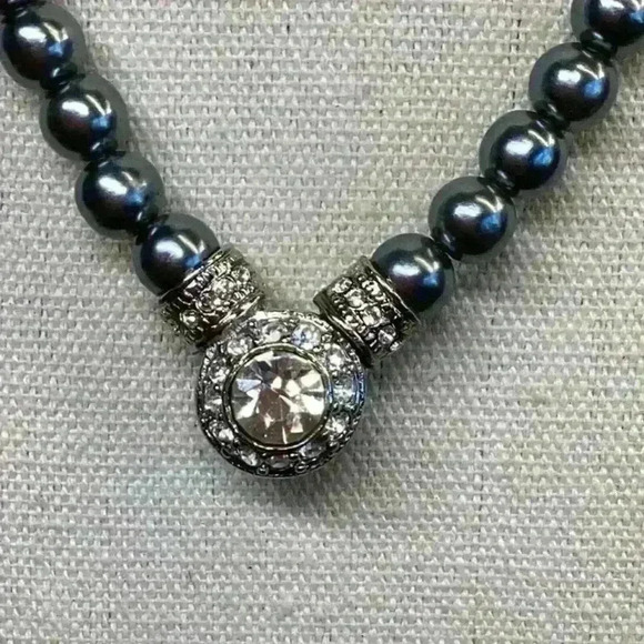Grey Glass Pearl Necklace 2 Wearing Options with Rhinestones Vintage - Picture 3 of 5